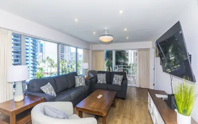 Fully Furnished Ilikai Tower 525 Condo With Free Wifi, Near Best Waikiki Beaches!