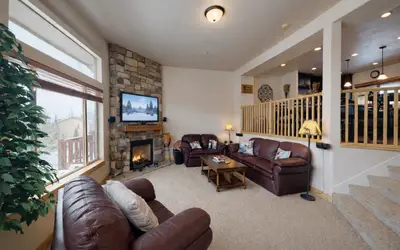 5452 Luge Lane Luxury