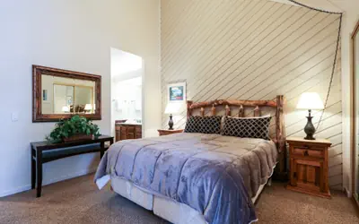 Aspen Creek 311 Walk to Eagle Lodge, Log Burning Fireplace, Great Complex Amenities