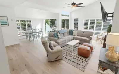 Beachfront Townhome in Solana Beach features Private Den SS166