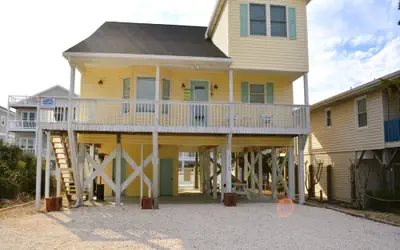 FINS N' Scales / 115 Seaside Dr