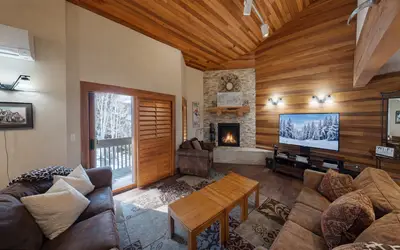 1687 Lakeside Getaway at Deer Valley! Free Deer Valley Skier Shuttle!
