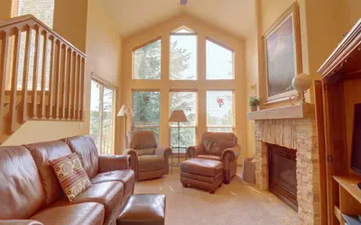 75 Corinthian 3Br 3Ba Spacious Layout, Private Garage