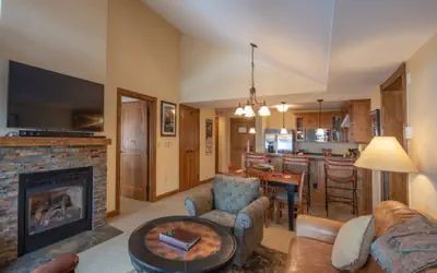 Top Floor 2 Bedroom Condo in Mountaineer Square