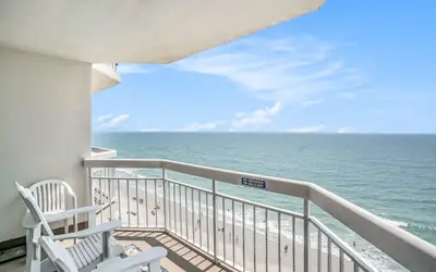 1004 Waters Edge Resort