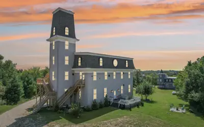 The Starlight Tower River Manor & Events /Arcades/Observatory/Theater/Bar