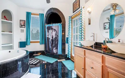 The Starlight Tower Hot Tub Love Suite with 8-Jet Massage Shower and Amazing Views