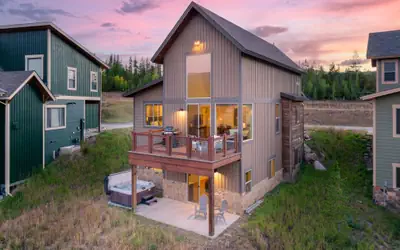 Mountain Willow at Grand Park