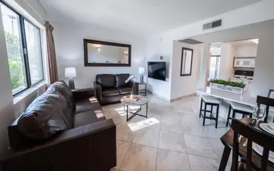 1 bedroom apartment with hot tub!