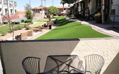 1 bedroom apartment with hot tub!