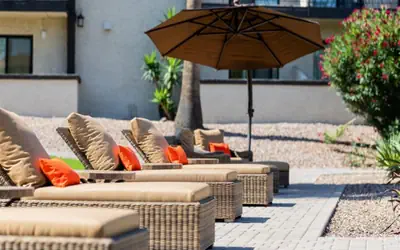 1 bedroom apartment with hot tub!