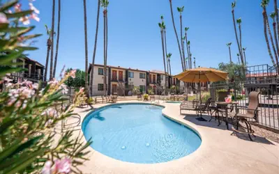 1 bedroom apartment with hot tub!