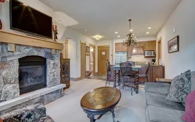 Luxurious 1 BR in River Run Village with Ski in ski out