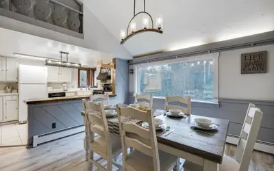 Killington Mountain Home with Hot Tub