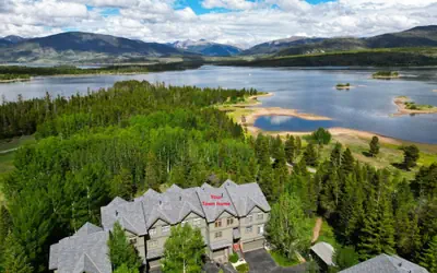 Prospect Point 3Br+Den 3.5Ba