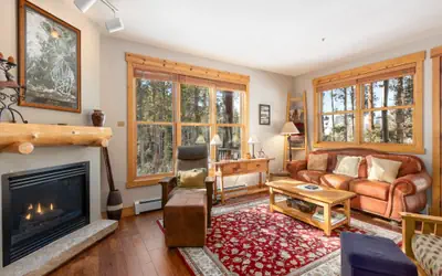 8758 Trappers Crossing