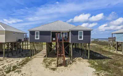 Blue Oasis - Private backyard beach - pool, hammocks, kayaks, even crab traps so you can catch dinner!