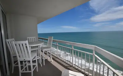 1001 Waters Edge Resort