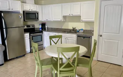 Beachgate Condo Suites and Hotel 513