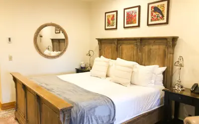 Bear Creek Lodge 111B