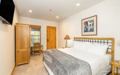 Bear Creek Lodge 110B