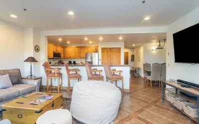 Bear Creek Lodge 212