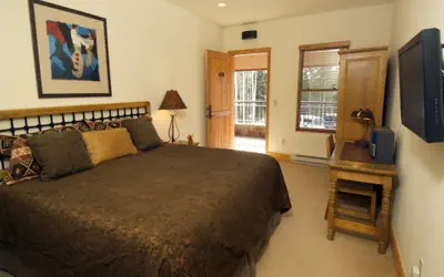 Bear Creek Lodge 109B