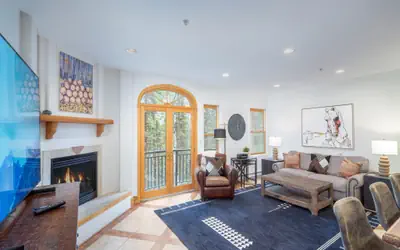 Bear Creek Lodge 206