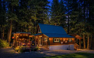 Camp David | Hot Tub | ROKU | Couples | Deck | BBQ