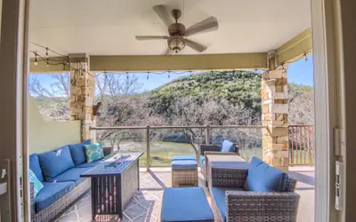 RG 306 Hillside River Retreat