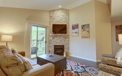 201 Point Dr 2Br 2Ba