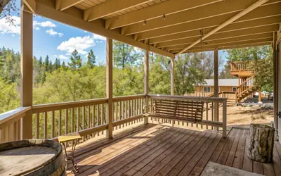 Three Wild Turkeys - Amazing Outdoor Spaces!  2 Decks!