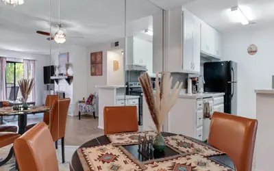 ARIZONA SOUTHWEST DECOR - BETWEEN  PHOENIX AND OLD TOWN SCOTTSDALE AT SPENGLER CONDOS