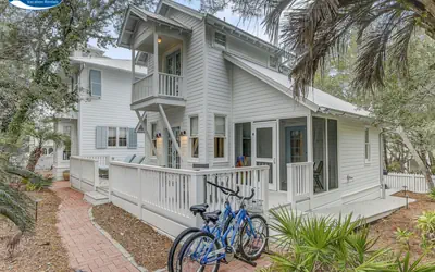 Sea Shack | 128 Tupelo Street