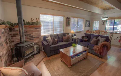 IVH0622 - Cozy Mountain Hideaway