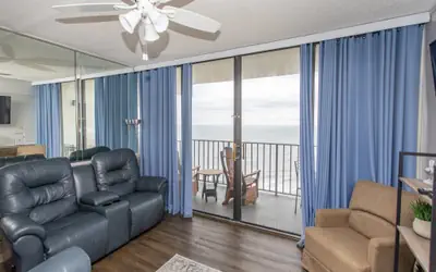 ROYAL GARDEN RESORT 1114