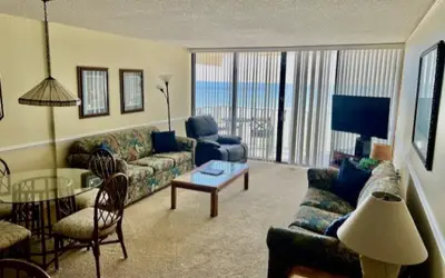 ROYAL GARDEN RESORT 412