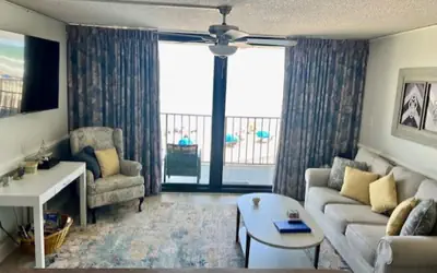 ROYAL GARDEN RESORT 205