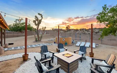 Alana House - Pool, Hot Tub, Fire Pit + Walk to Hikes!