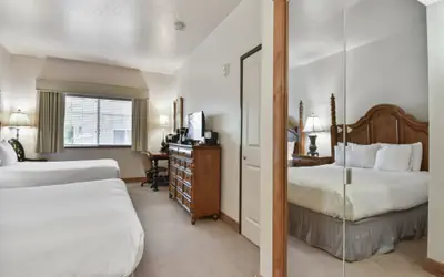 Villa 1074 2 Queen Beds - 1 Bedroom 1 Bath No Kitchen