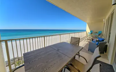 Oceanfront Paradise with Pool Access - 0606
