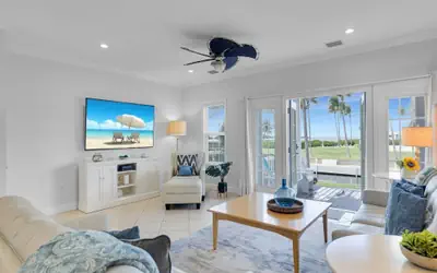 Waterfront luxury Villa (14) with sunset views and boat slip