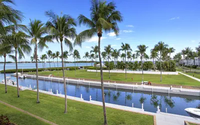 Waterfront luxury Villa (19) with sunset views and boat slip