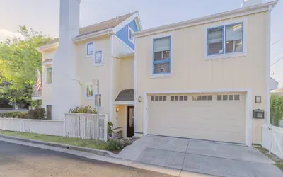 3817 Caledonia Bay Lookout