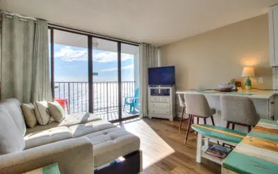 0611 Endless Horizon-WITH FREE E-BIKE RENTALS