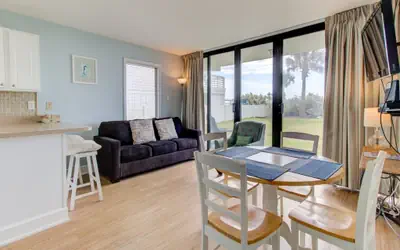 0101 Coastal Retreat-WITH FREE E-BIKE RENTALS