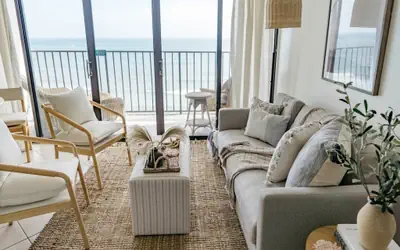 0912 White Linen Room-WITH FREE E-BIKE RENTALS