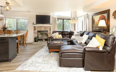 Seven Springs Meadowridge 3 Bedroom Premier Condo - Sleeps 10, Pet Friendly!