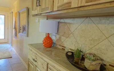 A1 - Poolside Queen Cabana with two queen beds, full kitchen and pool access overlooking Lake Ouachita