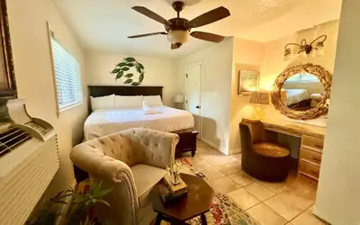 A2 - Poolside King Cabana with full kitchen, king bed, sleeper sofa and pool access